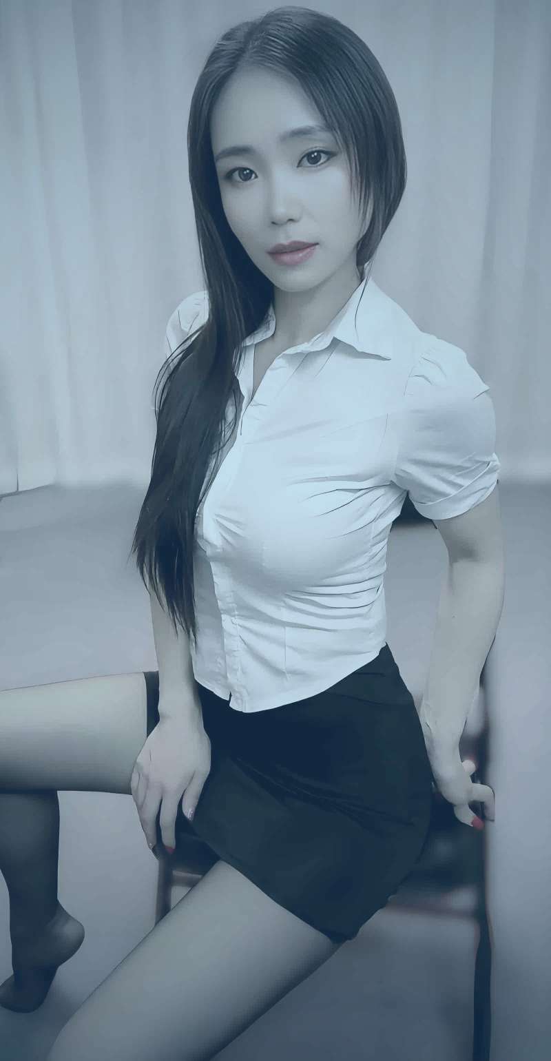 51吃瓜网热搜榜单界面示意图，展示多个话题标题与热度值